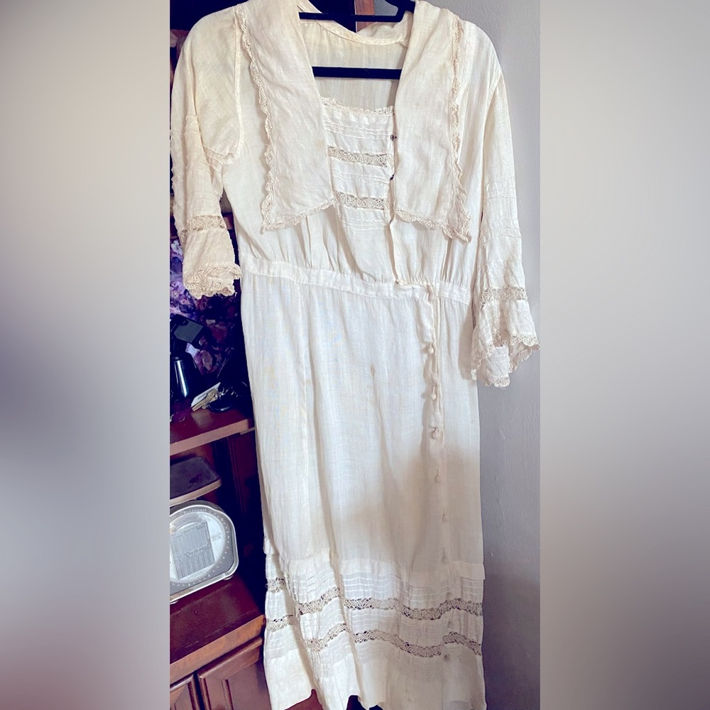 Antique Edwardian linen and fillet lace dress
